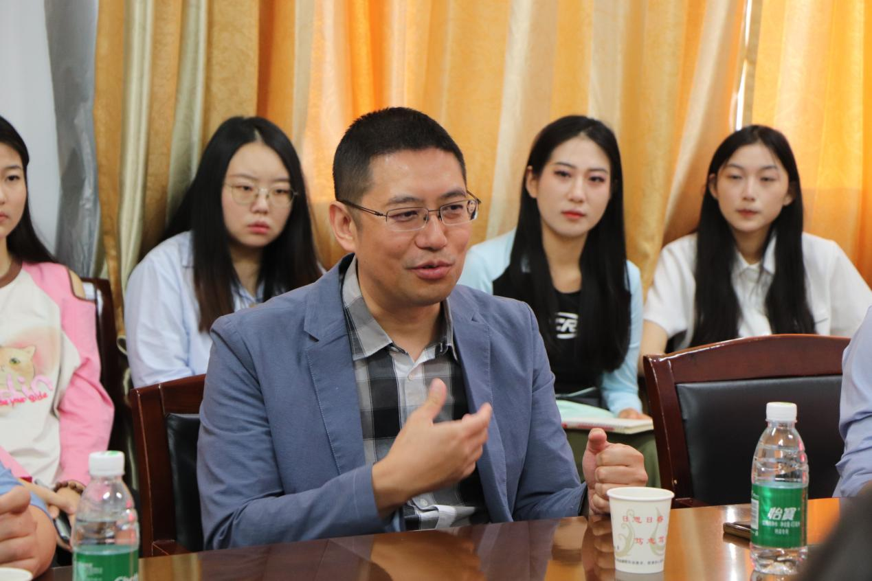 刘海龙教授做客新传集萃学术讲座-湖北大学新闻传播学院欢迎你!